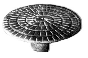 table_offrande_serpent_enroulé